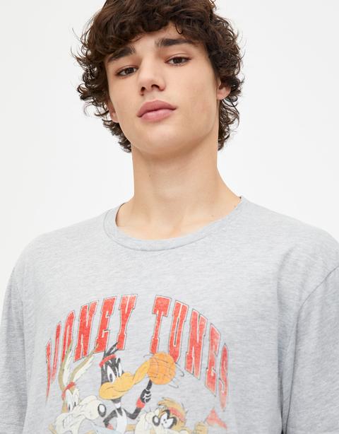 Camiseta Looney Tunes Logo Gris from Pull and Bear on 21 Buttons