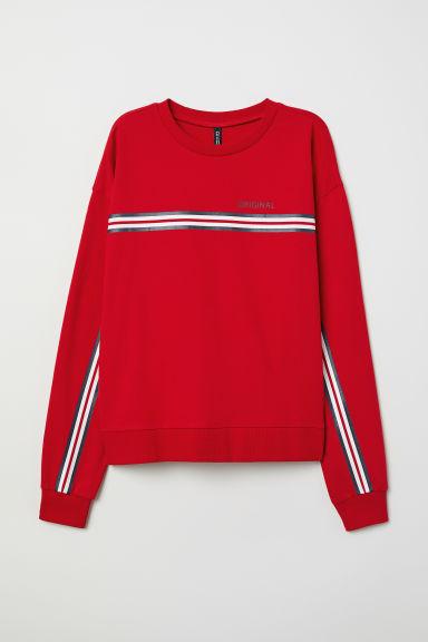 h and m red sweatshirt