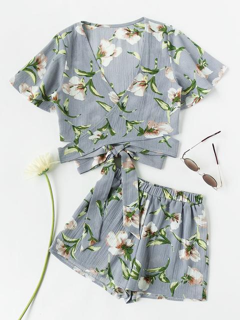 Top Floreale Con Pantaloncini