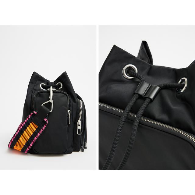 Bolso Saca Trenzado Negro from Bimba Y Lola on 21 Buttons