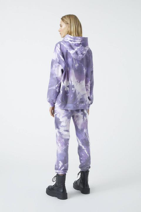 Sudadera Tie-dye Morada from Pull and Bear on 21 Buttons