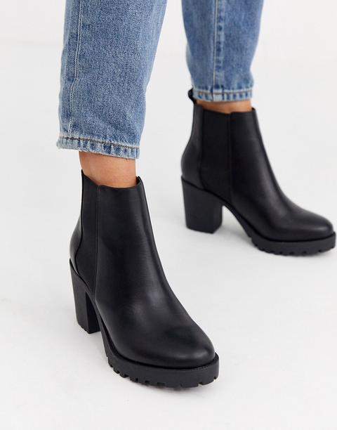 chunky heel chelsea boot