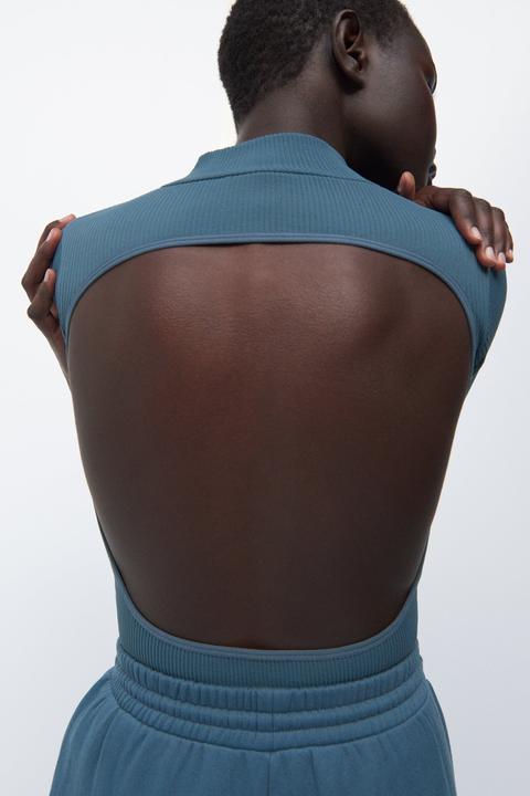 Limitless Contour Collection Cut-out Back Top from Zara on 21 Buttons