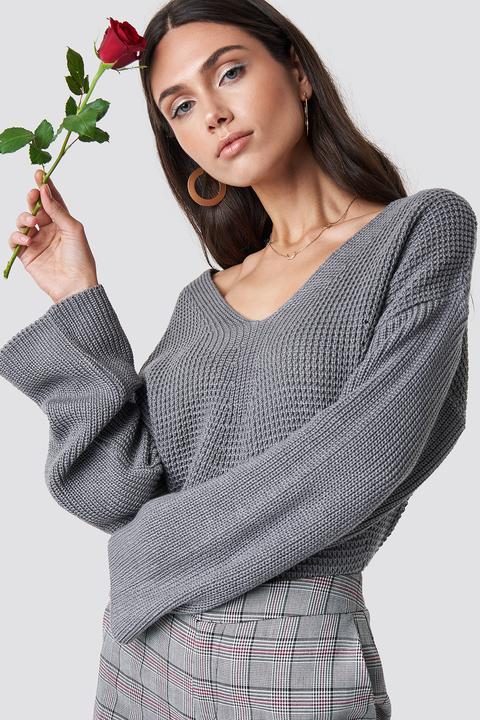 Dilara X Na-kd V Neck Knitted Sweater - Grey