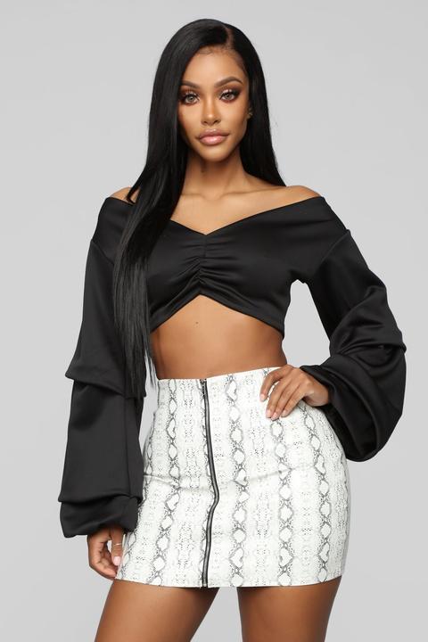 Hold The Drama Crop Top - Black