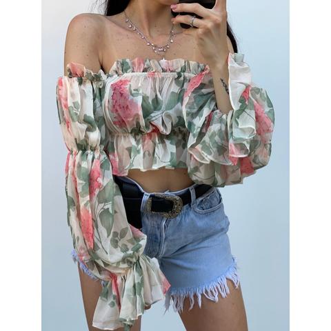 Blusa Crop Con Volant Floreale Fondo Beige