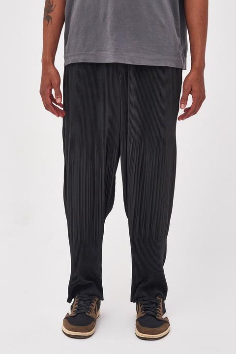 Black Pleated Trousers In Relaxed Fit