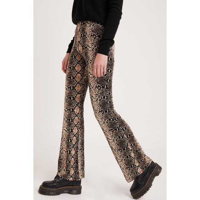 Pantaloni A Zampa from SUBDUED on 21 Buttons