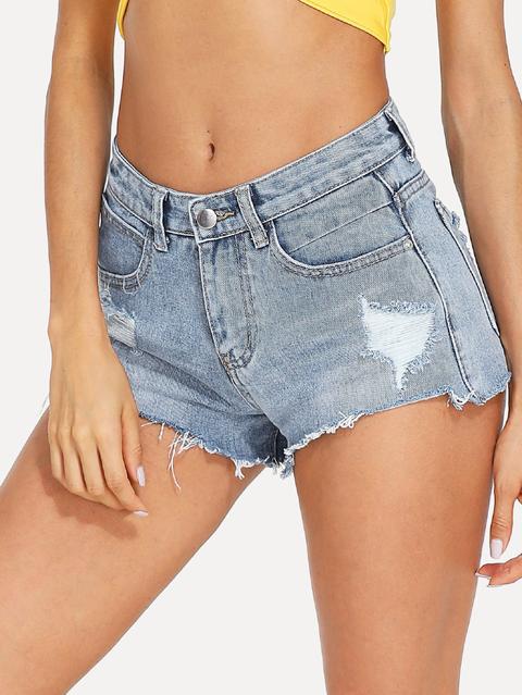 Shorts In Denim Strappati Orlo Sfilacciato