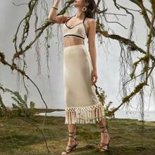 Conjunto Top De Tirantes Unido En Contraste Con Falda Bajo Con Fleco
