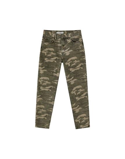 Pantalón Camuflaje Mom Fit