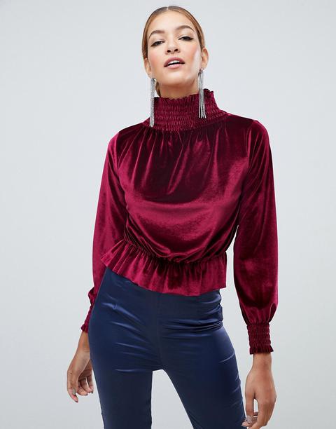 Top Con Cuello Subido De Terciopelo En Rojo De Boohoo