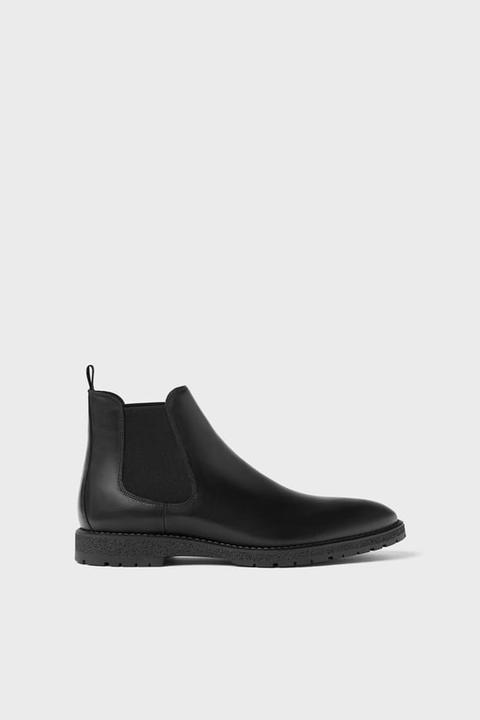 Schwarze Lederstiefelette Mit Profilsohle
