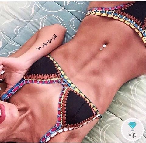 Bikini Etnea Stampa Etnica Tribale A Triangolo Con Slip Sgambato