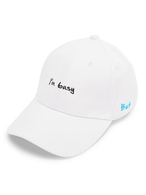 Cappellino Con Ricamo Di Lettera