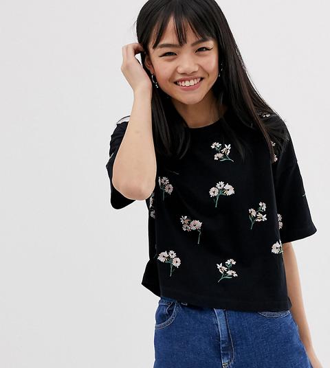 Asos Design Petite – Kastenförmiges T-shirt Mit Durchgängiger Stickerei