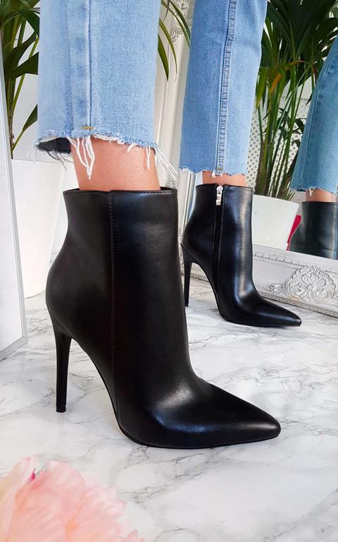 Lala Point Heeled Ankle Boots In Black P