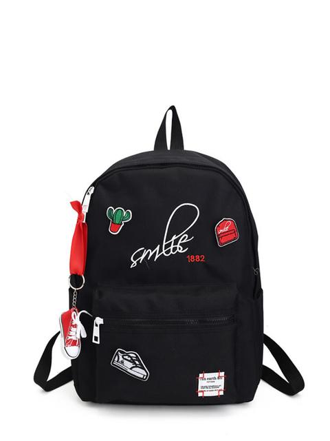 Mochila Con Adorno De Parche