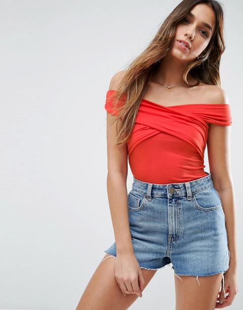 Body Con Escote Bardot Y Parte Delantera Cruzada De Asos