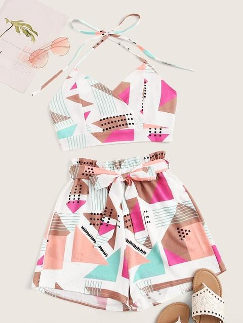 Top Con Bretelle Sottile E Stampa Geo E Shorts Con Cinture Taglie Forti