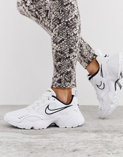 nike air heights all white