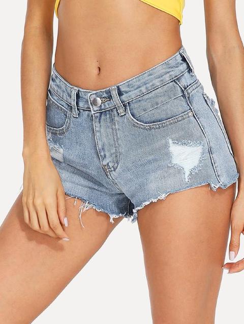 Shorts In Denim Strappati Orlo Sfilacciato