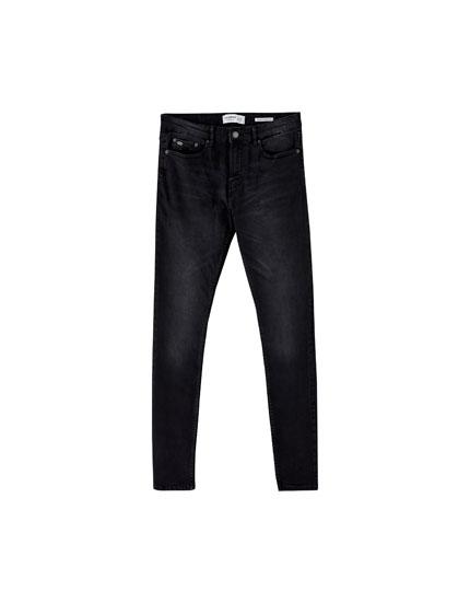Jeans Super Skinny Fit Negro Desgastado