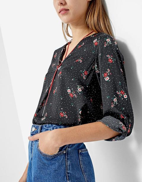 Camisa Larga Cuello Pico Flores