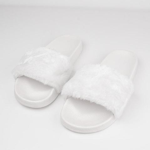 Jayla - White Fur Sliders