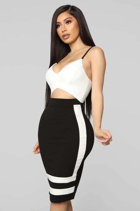 Fashion nova clearance white pencil skirt