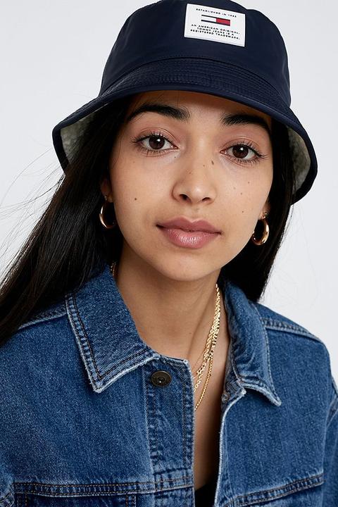 tommy jeans reversible bucket hat