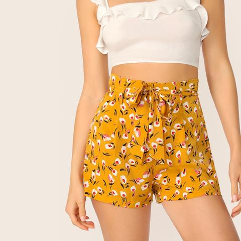 Shorts Con Cinturón De Cintura Con Volante Floral De Margarita