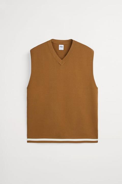Knit Vest With Contrast Detail