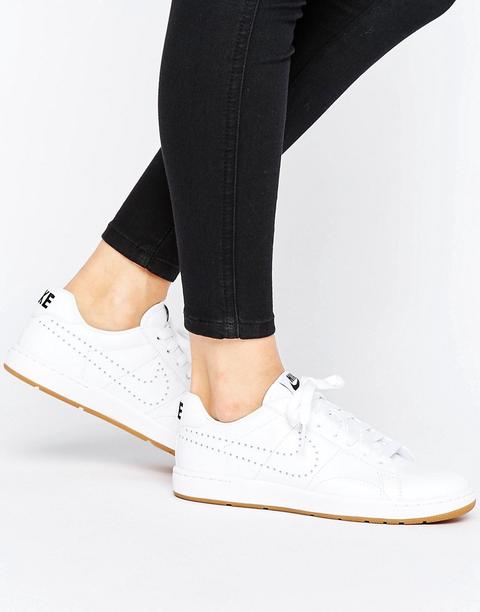 Zapatillas De Tenis Clásicas En Blanco Y Suela De Goma De Nike