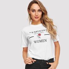 Camiseta Con Estampado De Letra Y Rosa