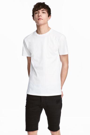 Round-necked T-shirt