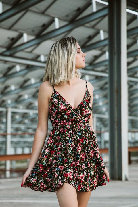 Vestido Corto De Flores
