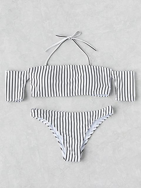 Set Bikini De Rayas Verticales Con Hombros Al Aire