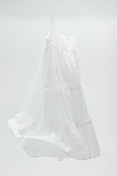 Vestido Bordados Perforados Flecos