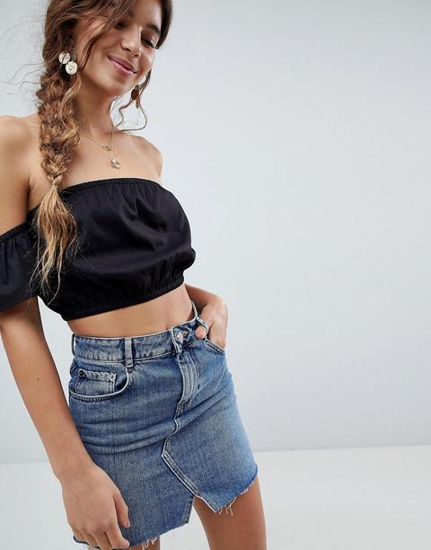 Asos Design - Top Corto Con Spalle Scoperte E Maniche A Volant - Nero