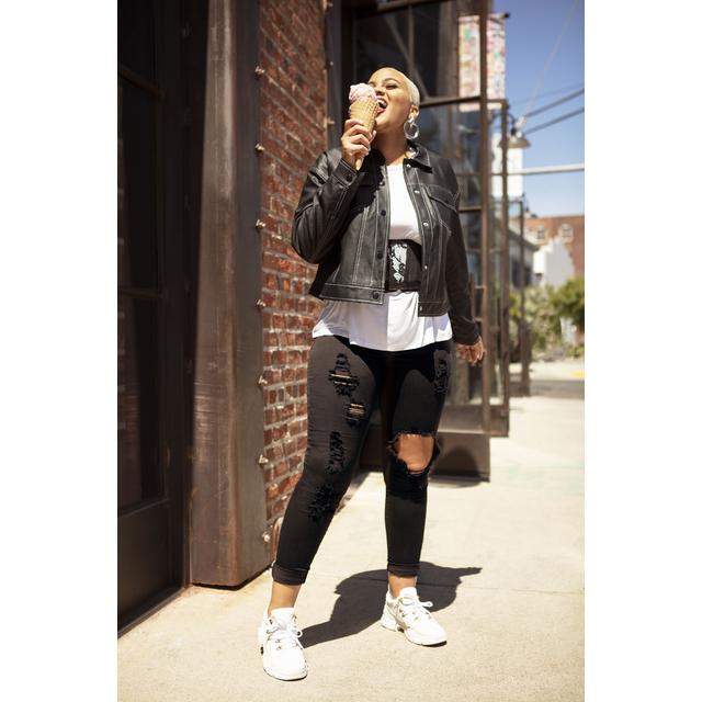 Glistening Jeans , Black from Fashion Nova on 21 Buttons