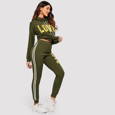 Felpa Con Stampa Lettera E Pantalon A Righe In Contrasto