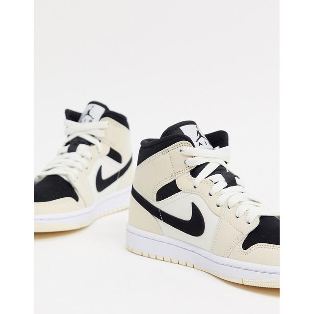 Zapatillas De Deporte Color Crema Y Negro De Media Caña Air 1 Mid De Jordan-blanco  from ASOS on 21 Buttons