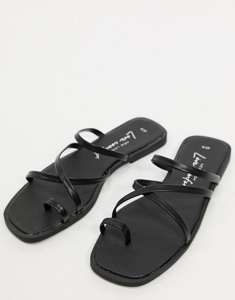 New Look Strappy Toe Loop Flat Sandals In Black