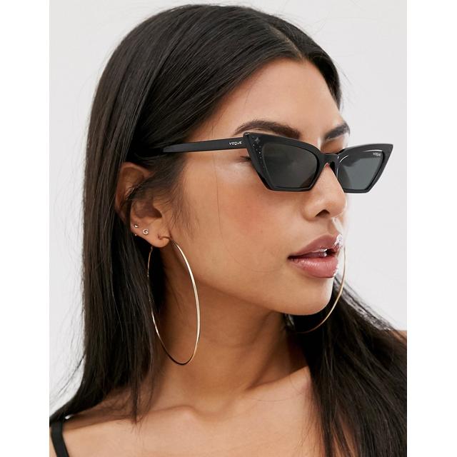 Vogue Eyewear X Gigi Hadid - 0vo5282sb - Occhiali Da Sole A Occhi Di Gatto  - Nero di ASOS su 21 Buttons