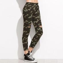 Pantalones Con Estampado Camuflaje Y Roturas