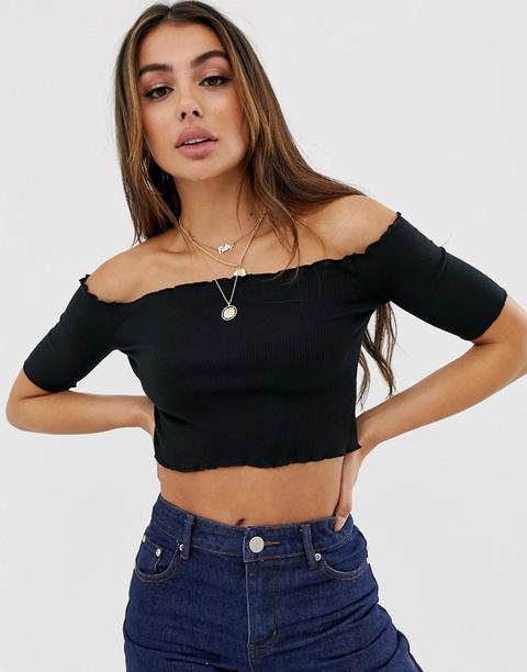 Prettylittlething - Top Basic Con Scollo Alla Bardot E Maniche Corte Con Bordo A Volant - Nero