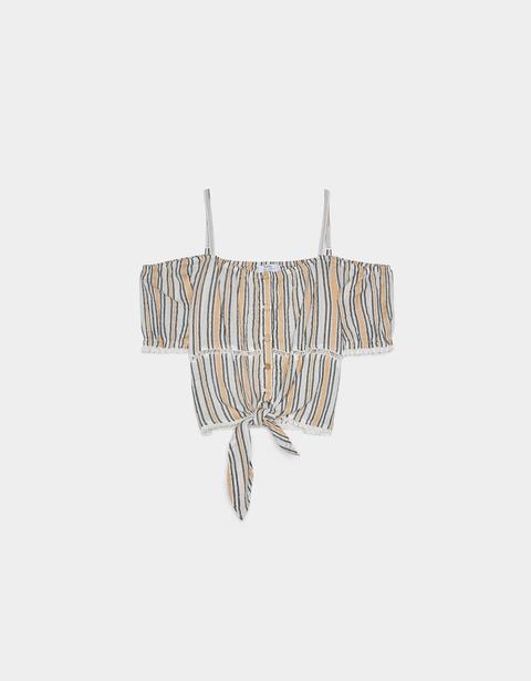 Blusa Mesonera Con Nudo Delantero