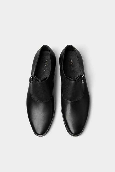 Zapato Negro Con Hebilla from Zara on 21 Buttons