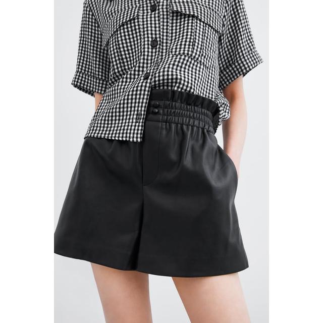 Bermuda Effetto Pelle di Zara su 21 Buttons